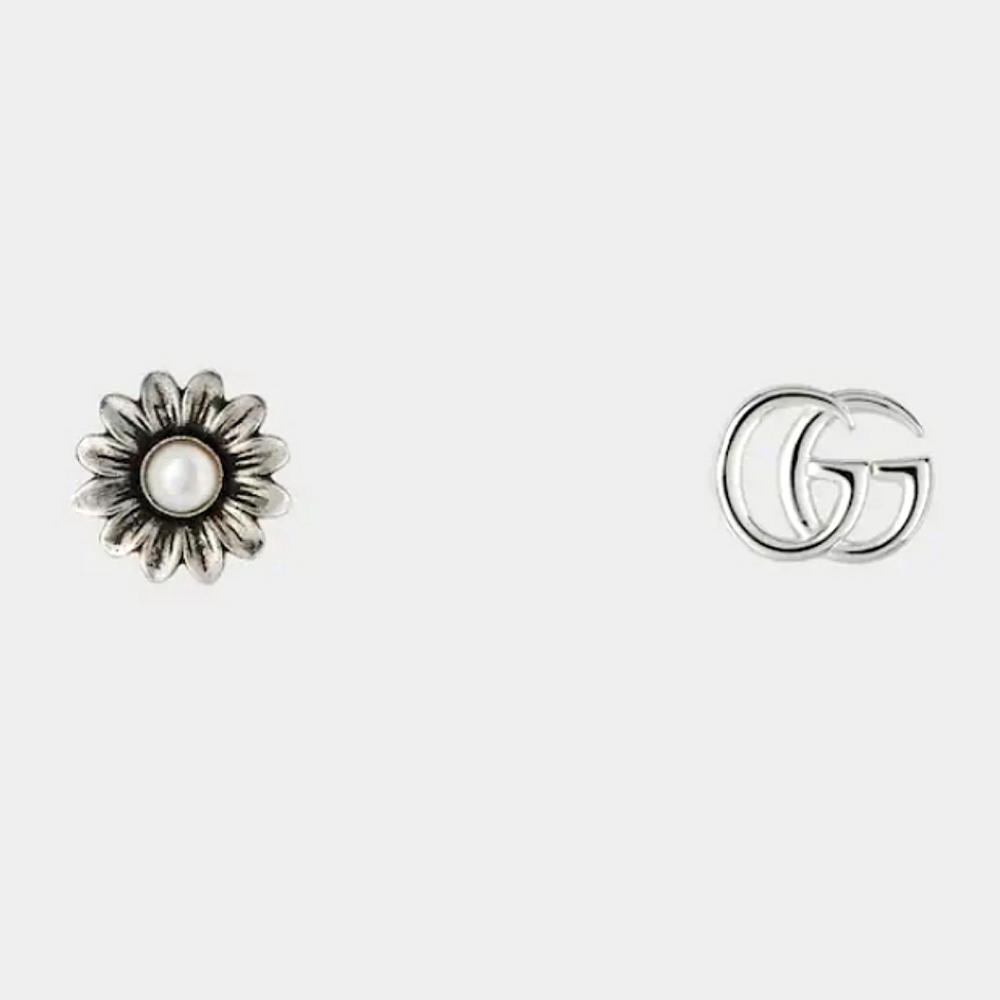 GUCCI DAISY GG STUD EARRINGS